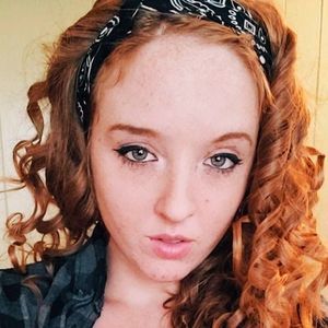 Meet your Posher, Chloe